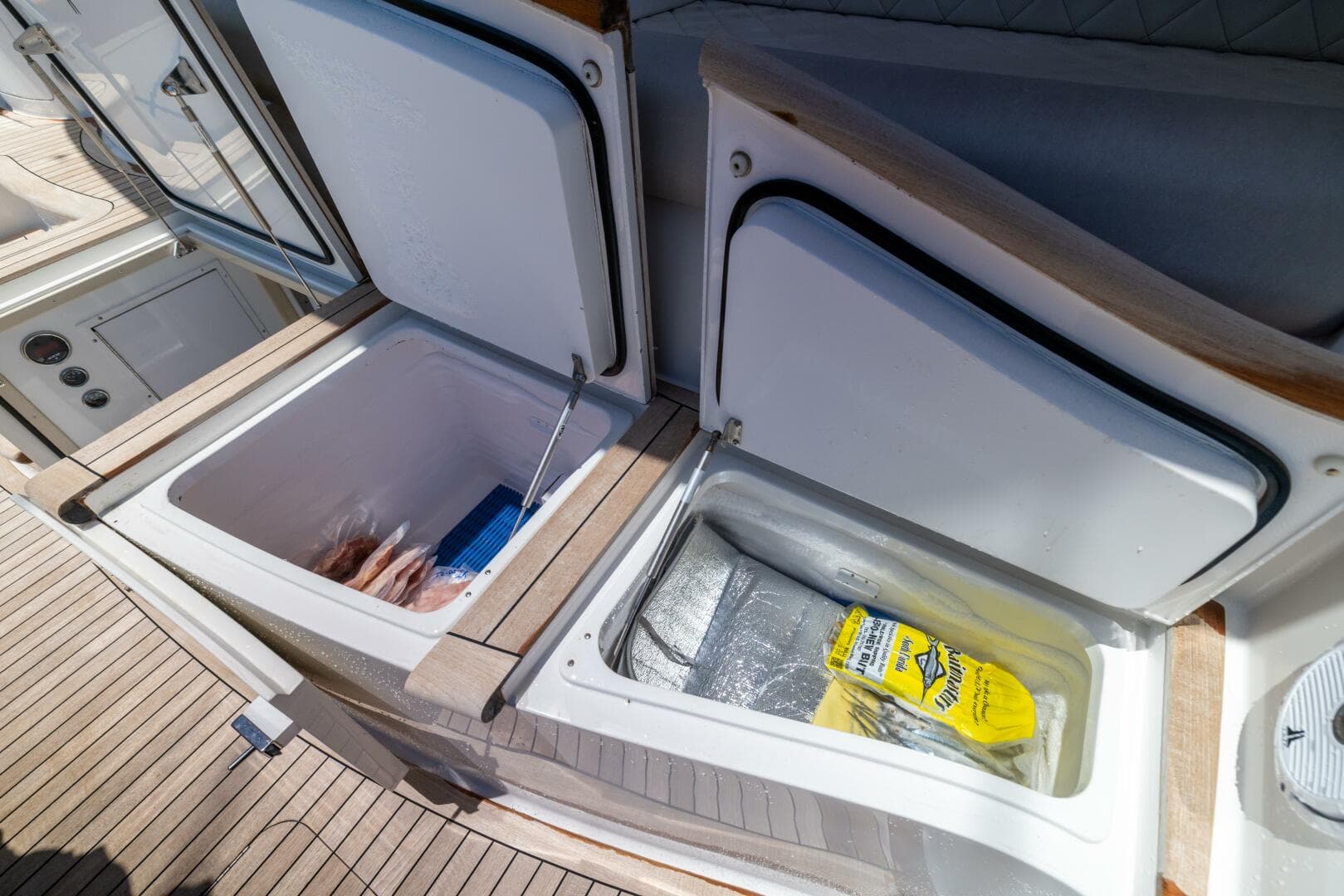 2011 Viking 70 Convertible — photo 76