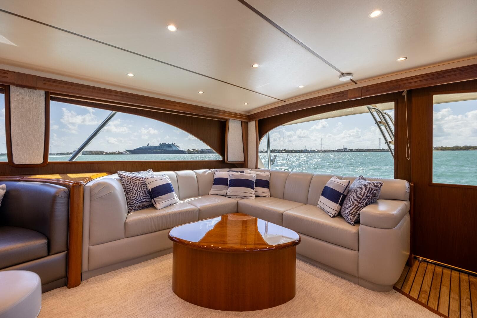 2011 Viking 70 Convertible — photo 42