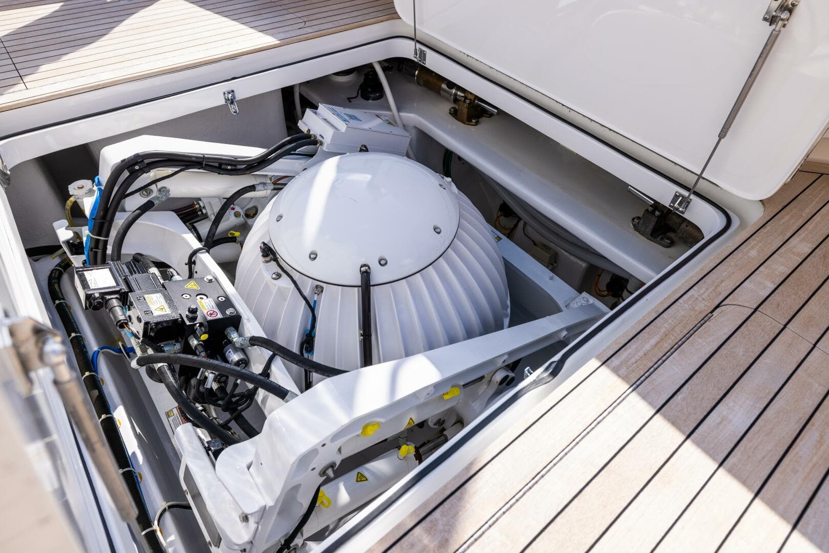 2011 Viking 70 Convertible — photo 68