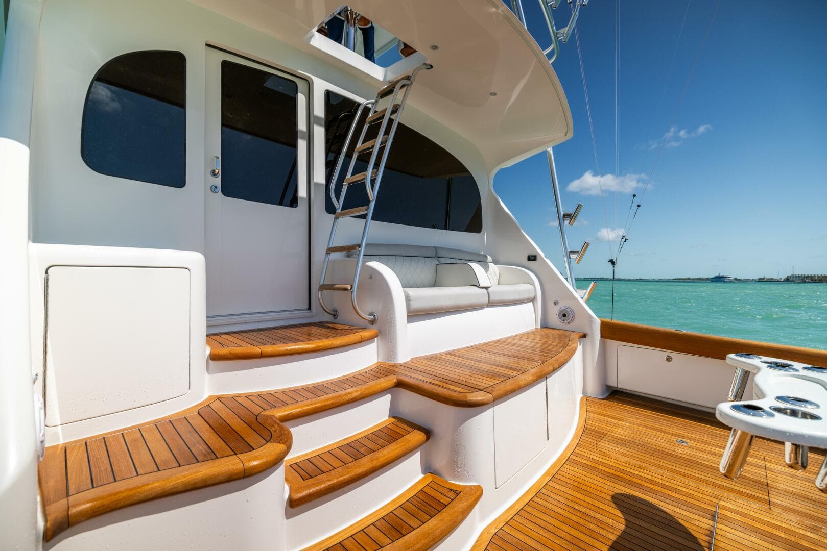 2011 Viking 70 Convertible — photo 74