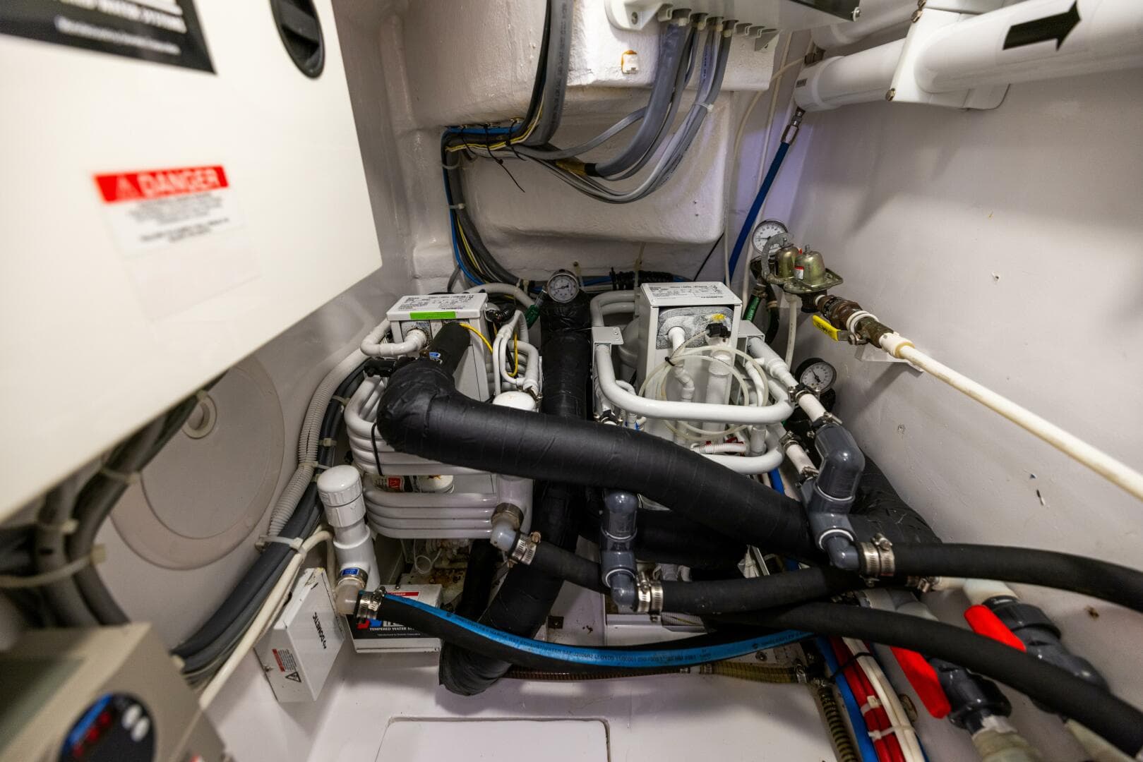 2011 Viking 70 Convertible — photo 64