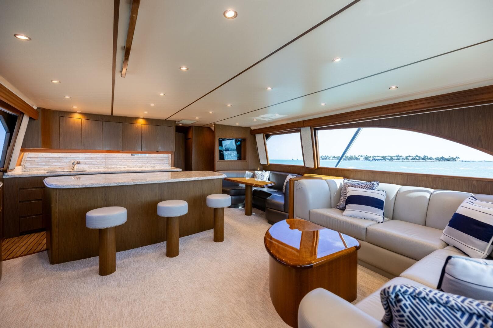 2011 Viking 70 Convertible — photo 46