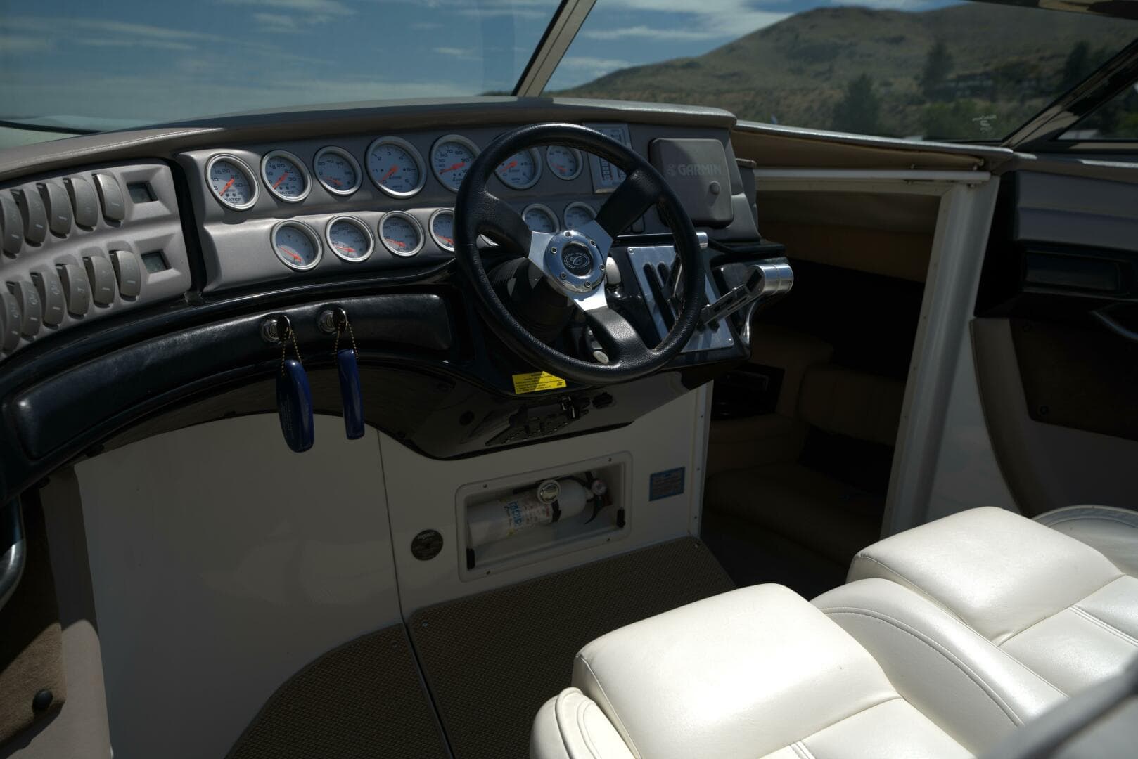 2005 Cobalt 343 — photo 35