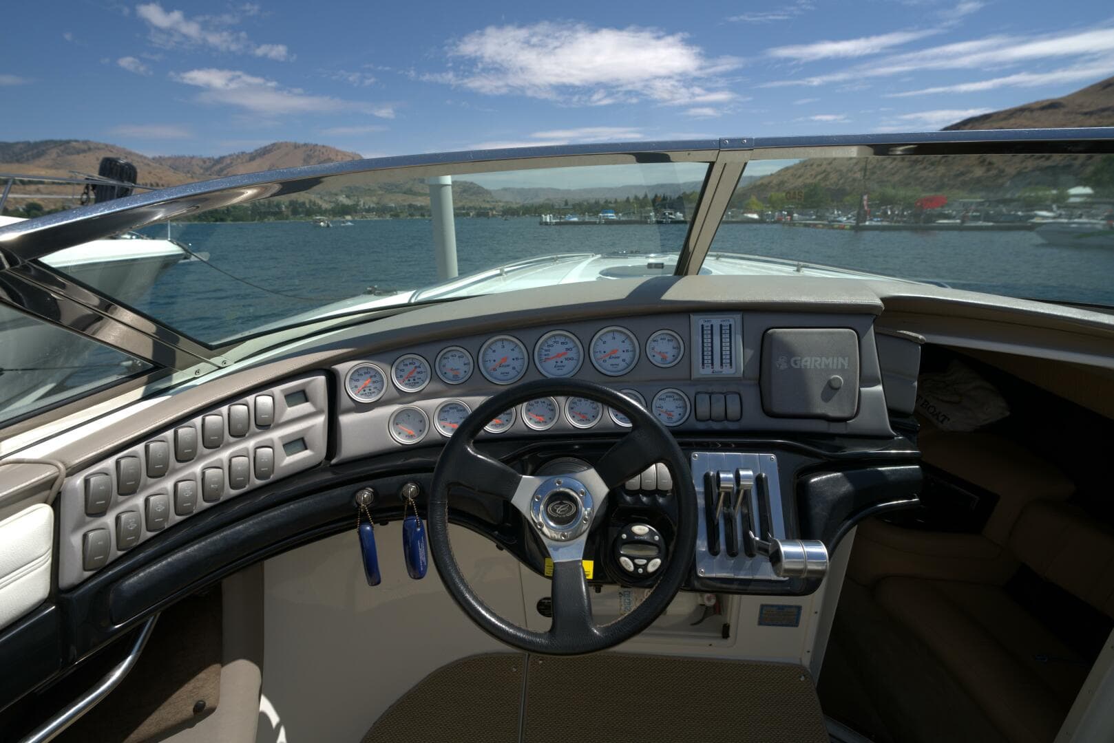 2005 Cobalt 343 — photo 32