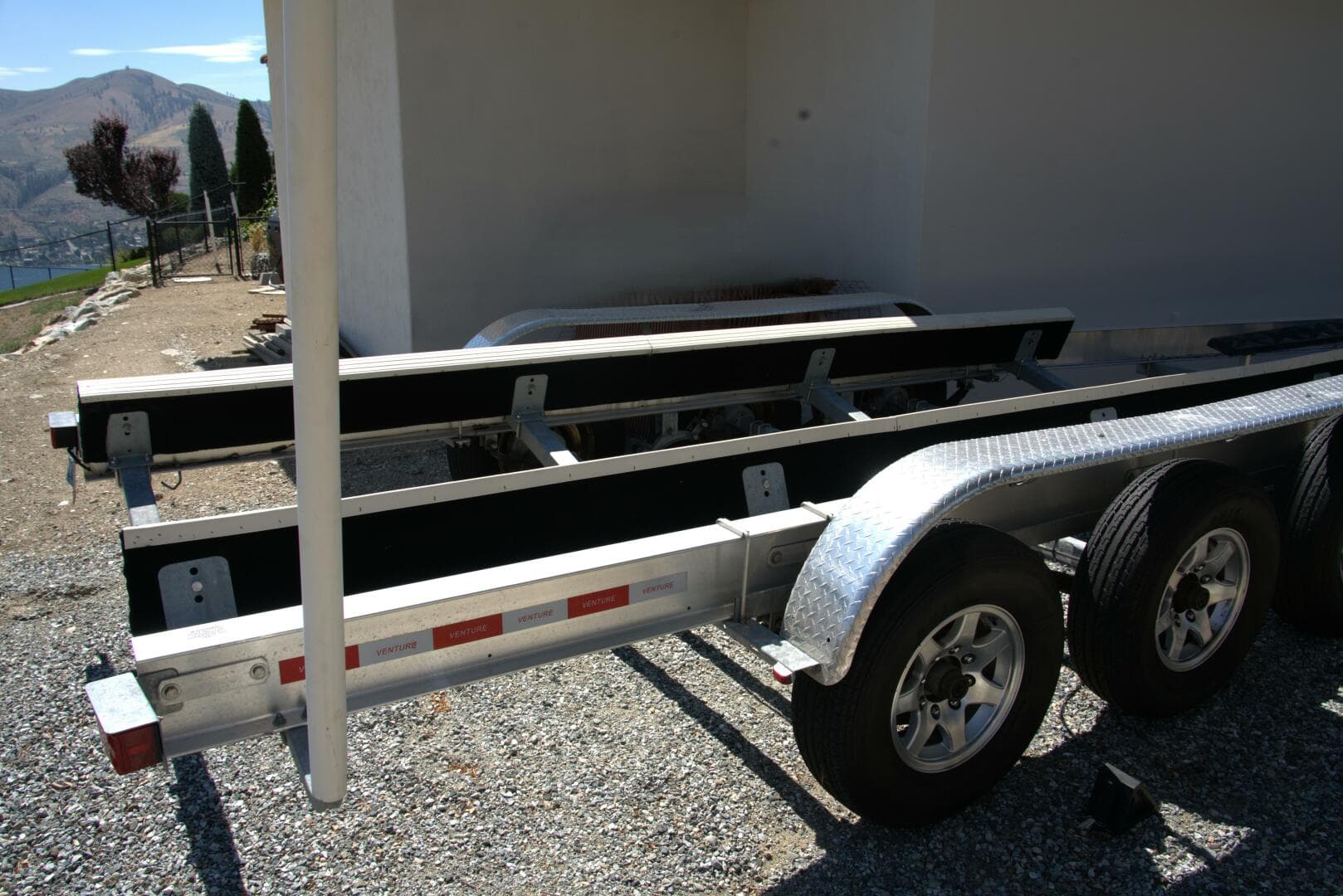 2005 Cobalt 343 — photo 71