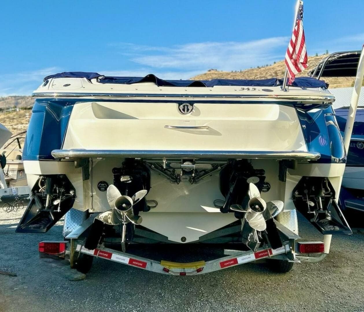 2005 Cobalt 343 — photo 9