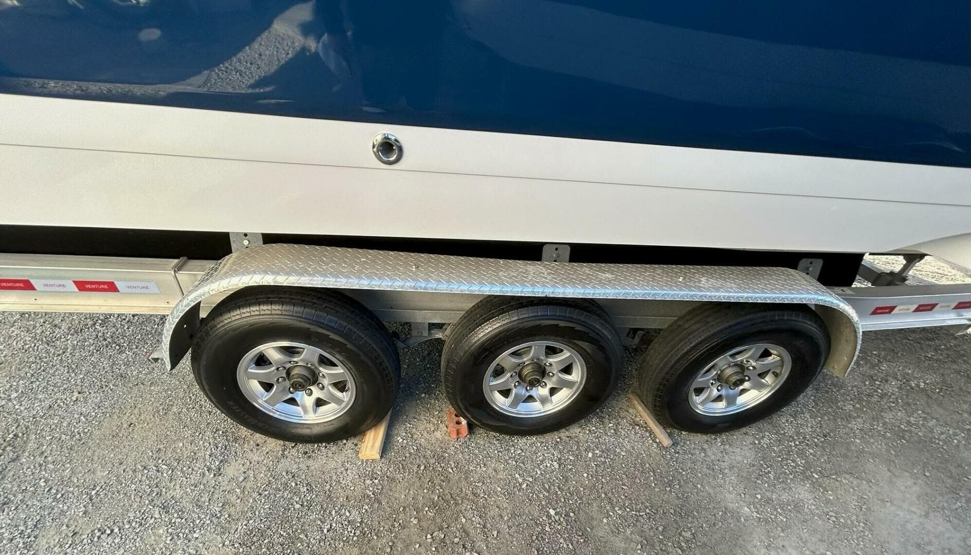 2005 Cobalt 343 — photo 62