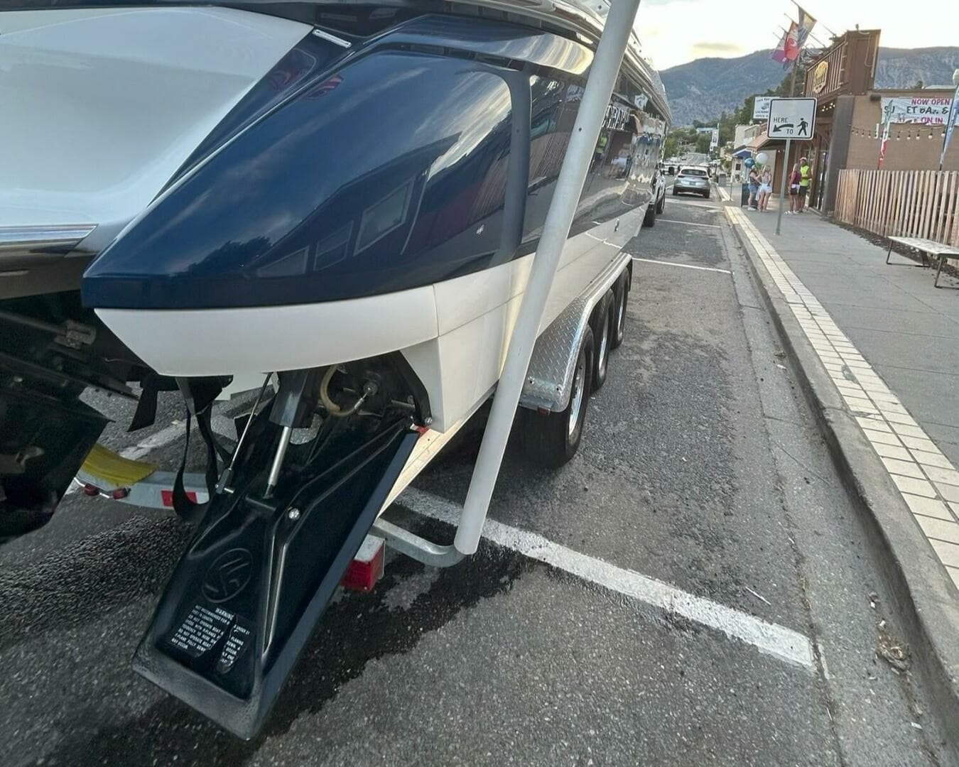 2005 Cobalt 343 — photo 60