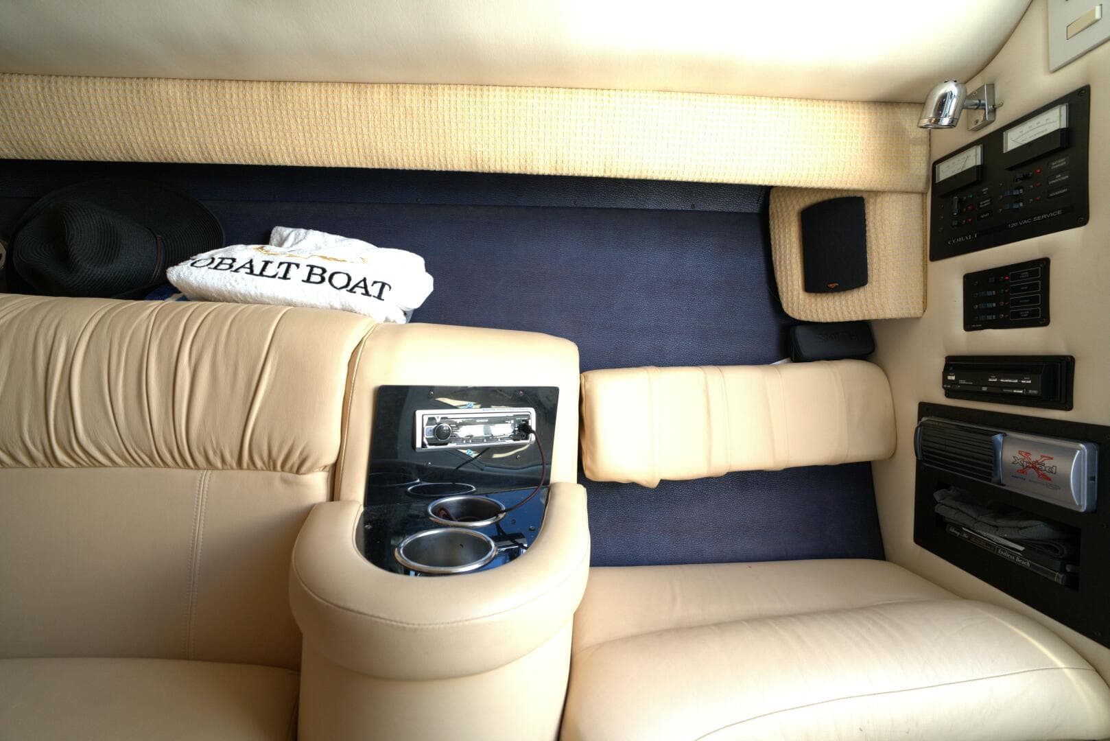 2005 Cobalt 343 — photo 44