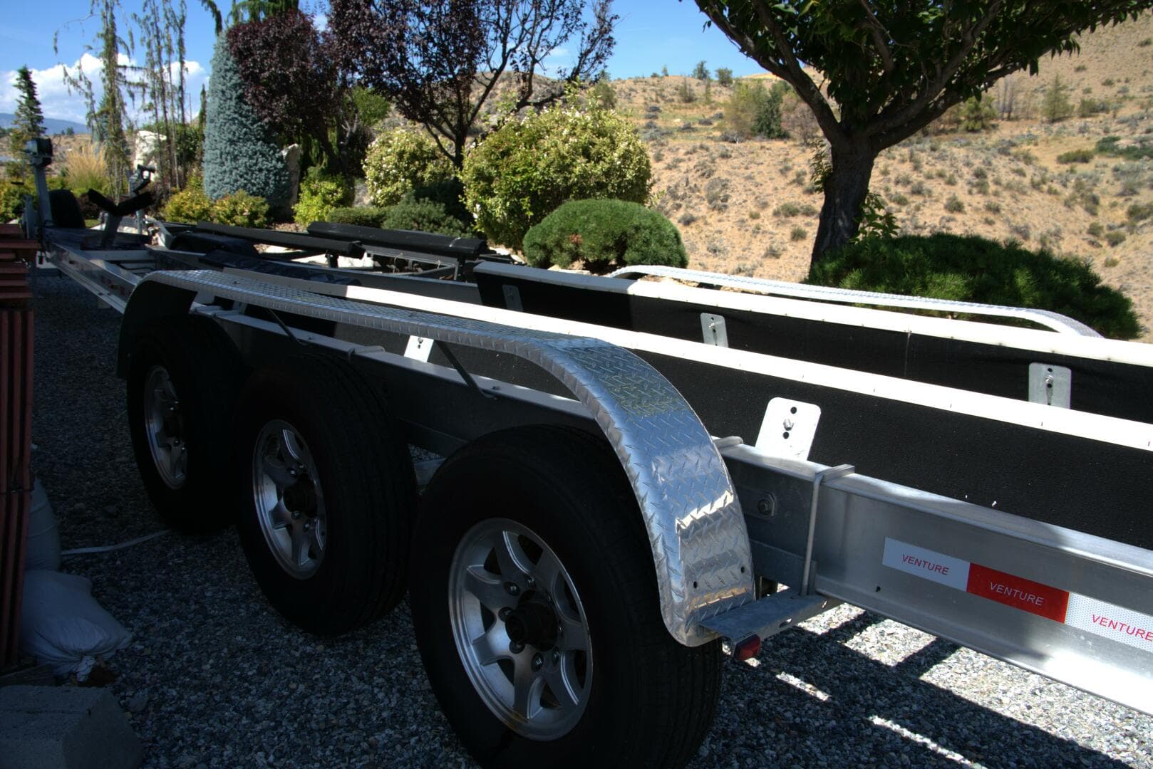 2005 Cobalt 343 — photo 68