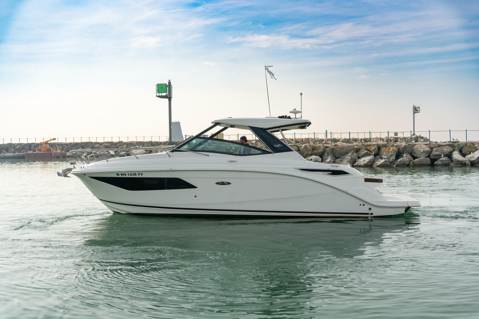 2019 Sea Ray 320 Sundancer — photo 4