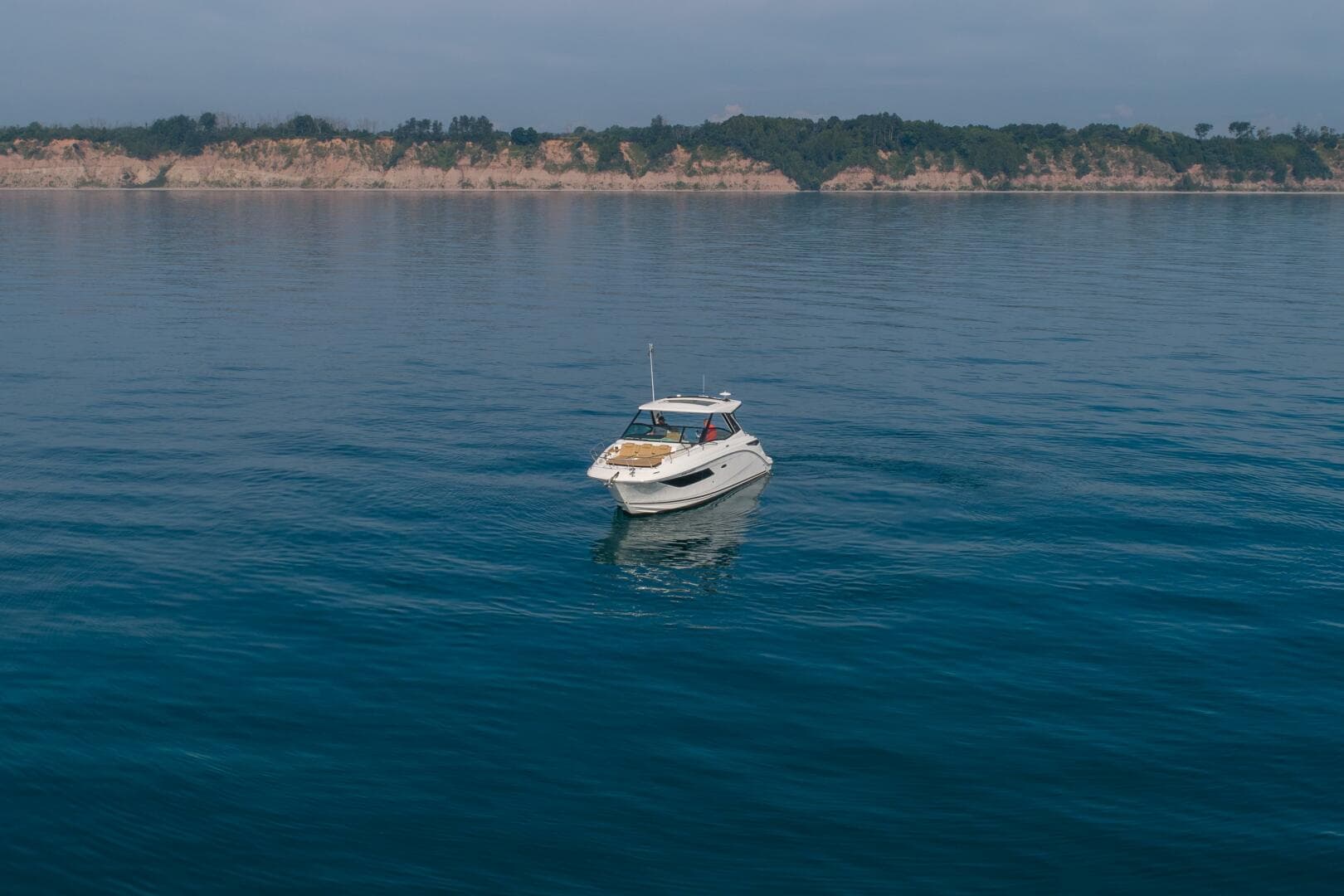 2019 Sea Ray 320 Sundancer — photo 21