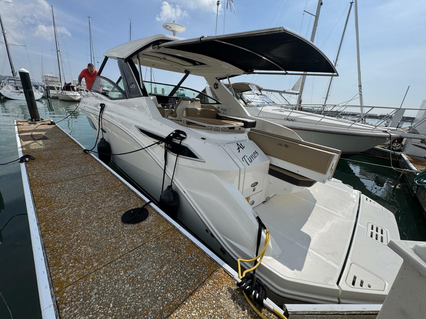 2019 Sea Ray 320 Sundancer — photo 99