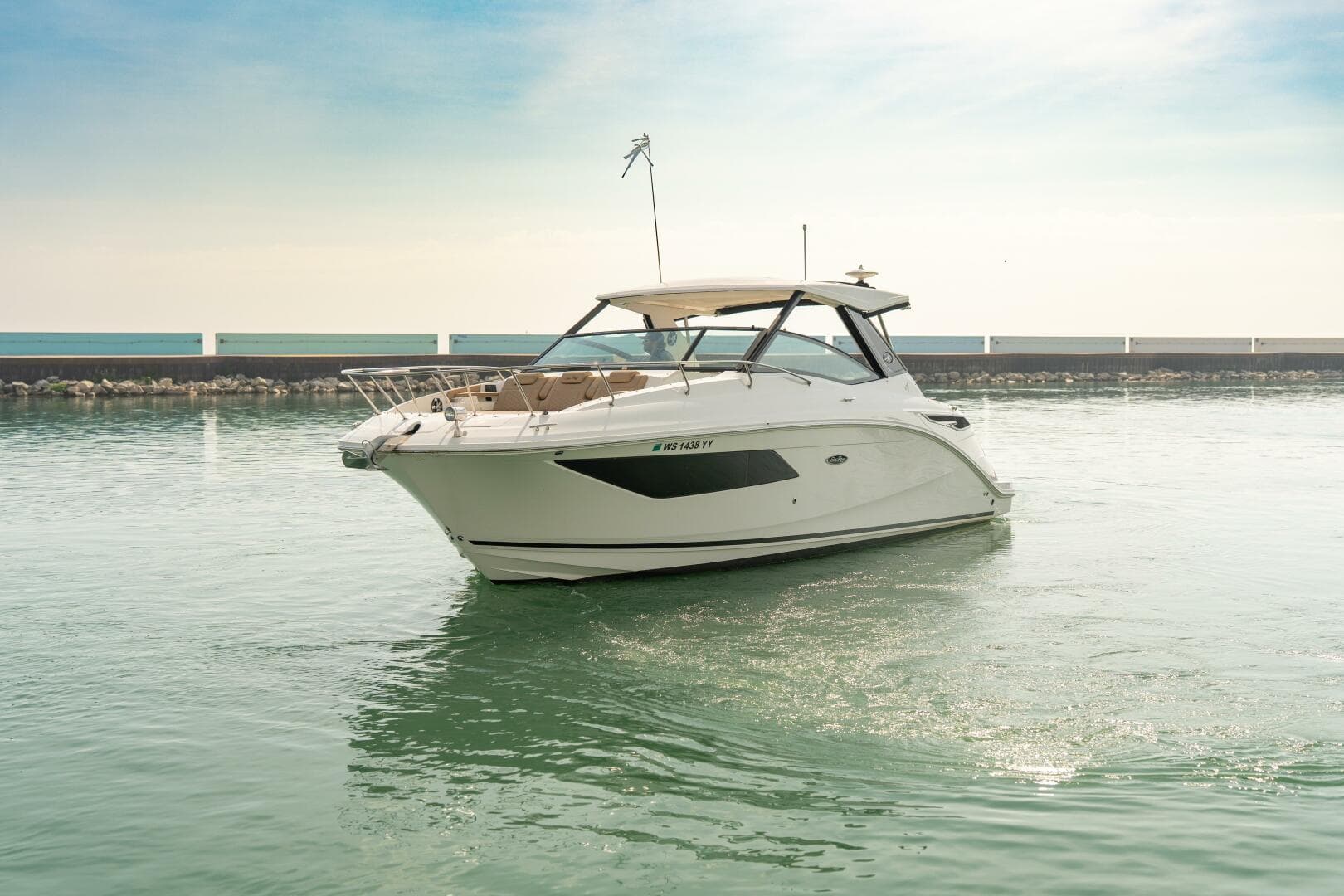 2019 Sea Ray 320 Sundancer — photo 16