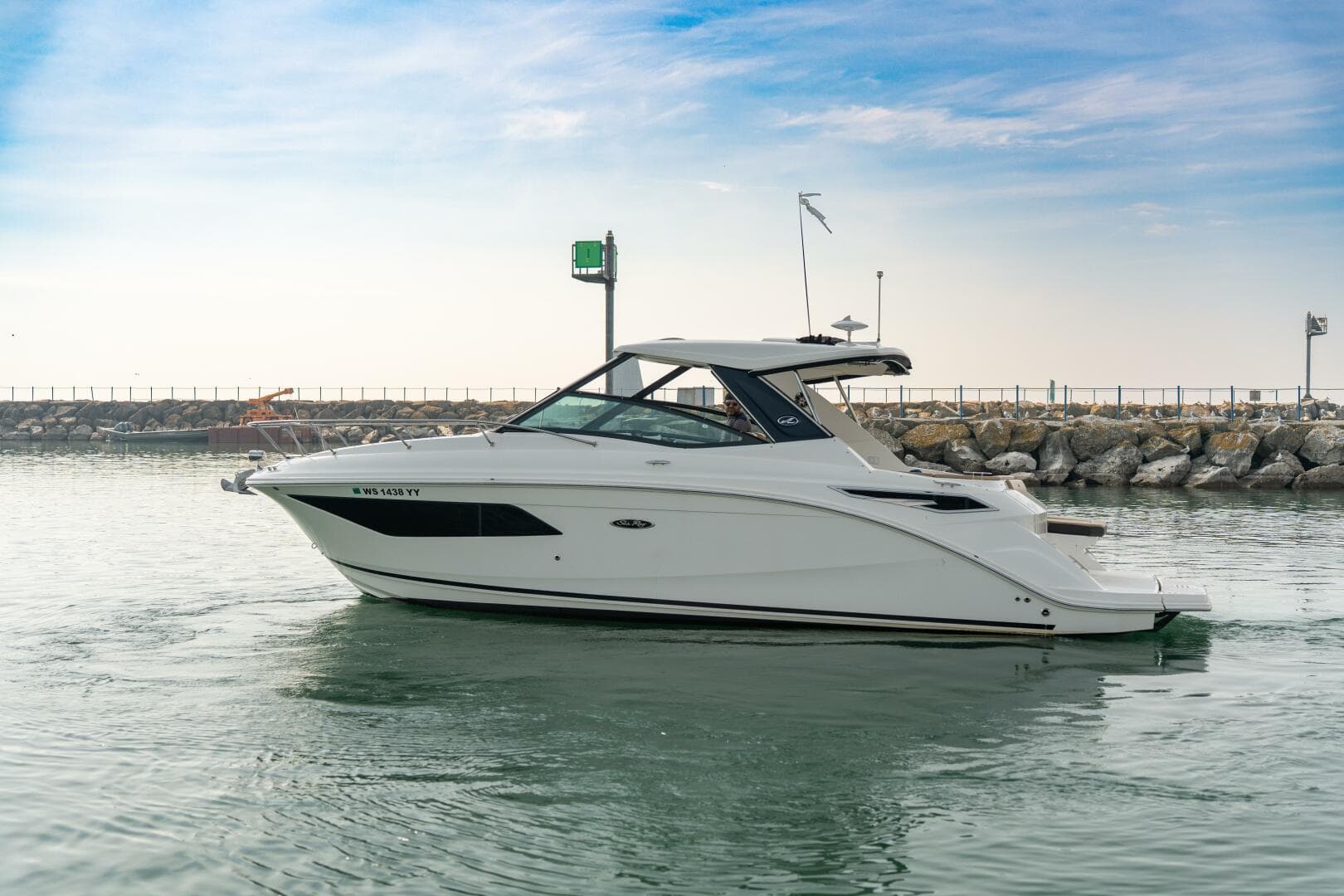 2019 Sea Ray 320 Sundancer — photo 6