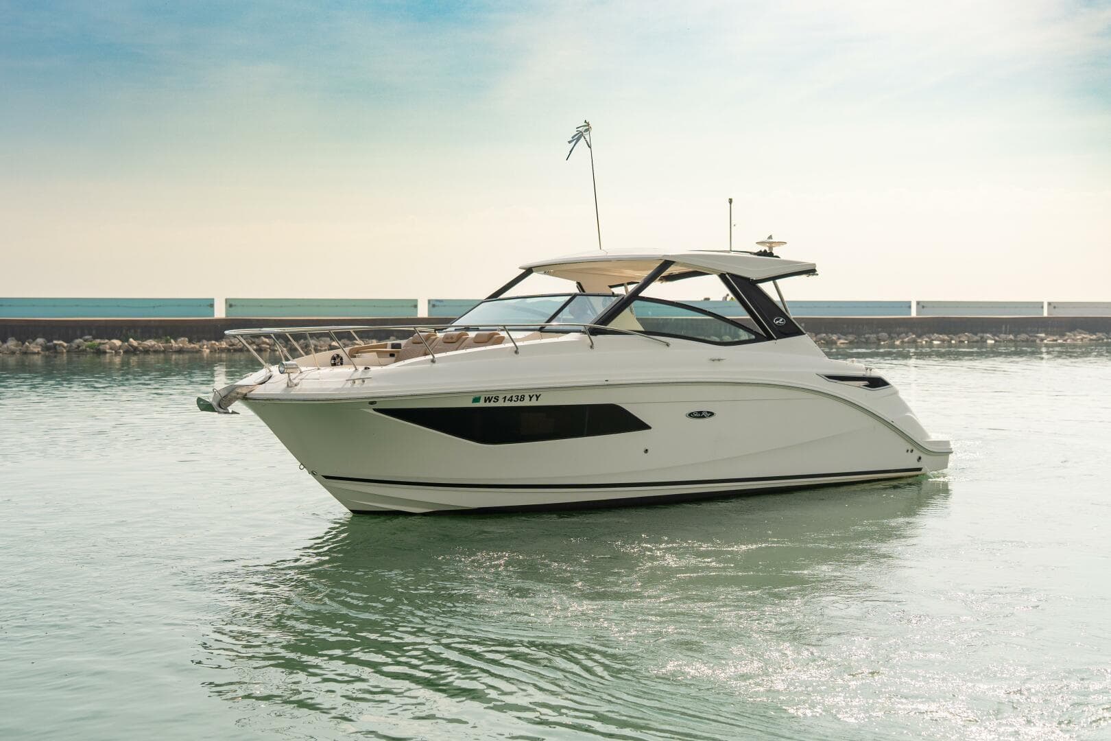 2019 Sea Ray 320 Sundancer — photo 15