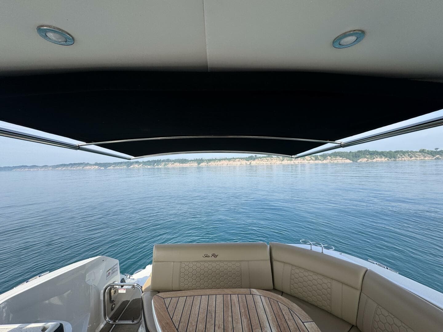 2019 Sea Ray 320 Sundancer — photo 69