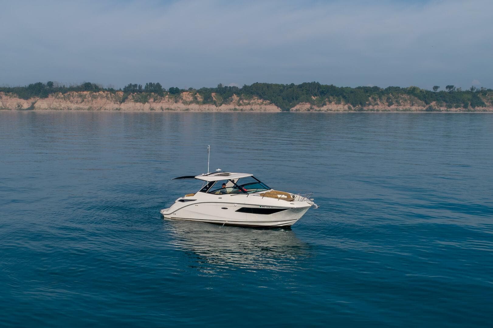 2019 Sea Ray 320 Sundancer — photo 28