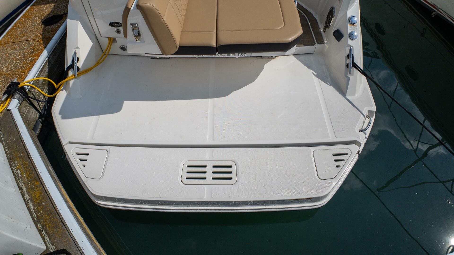 2019 Sea Ray 320 Sundancer — photo 39