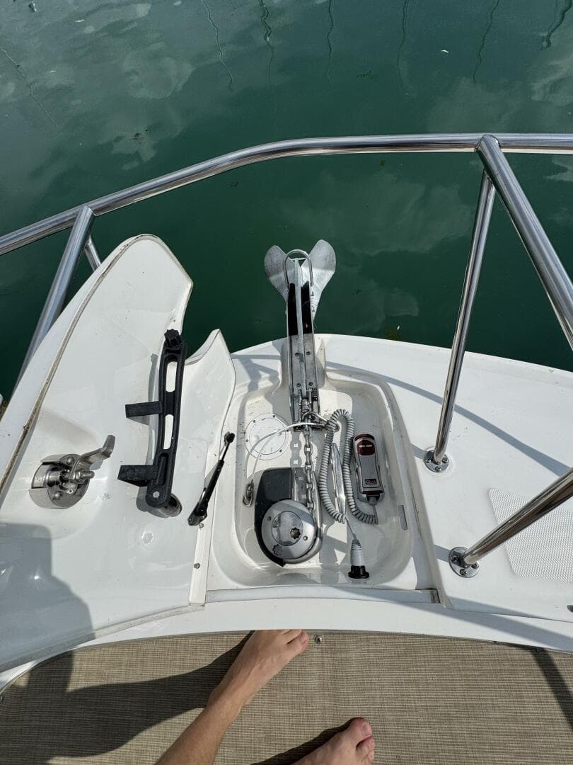 2019 Sea Ray 320 Sundancer — photo 95