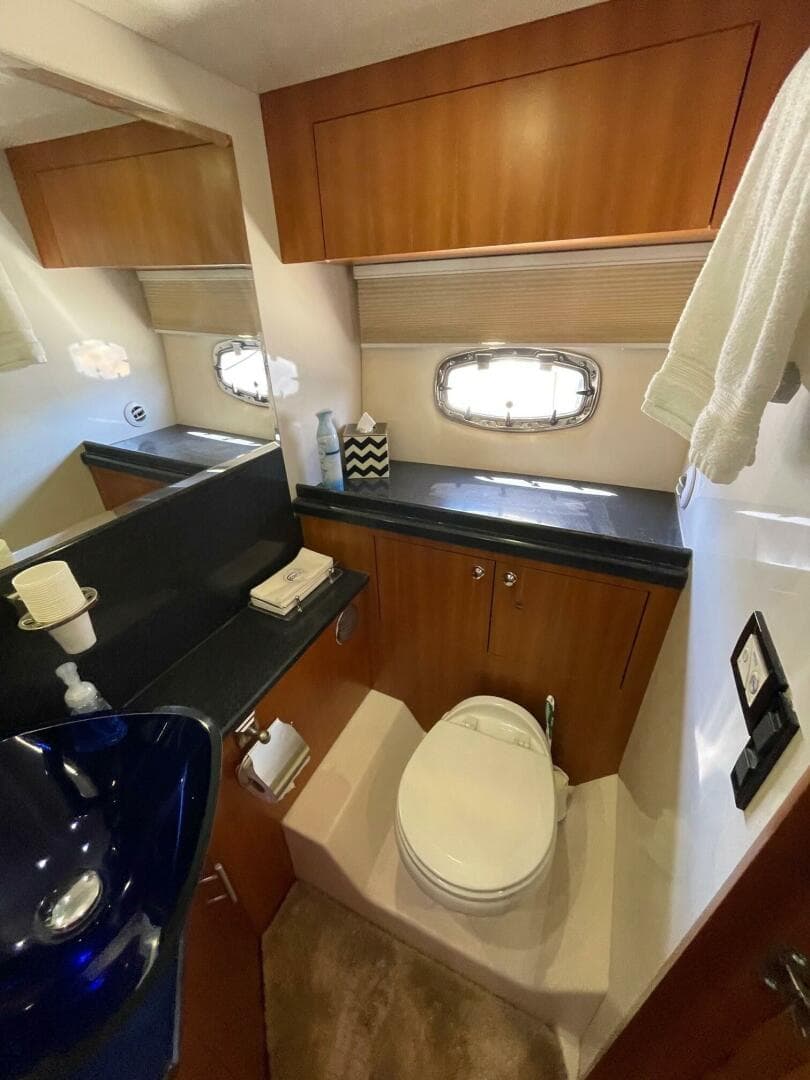 2009 Regal 5260 Sport Coupe — photo 32