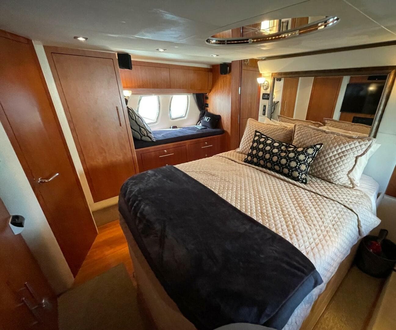 2009 Regal 5260 Sport Coupe — photo 29