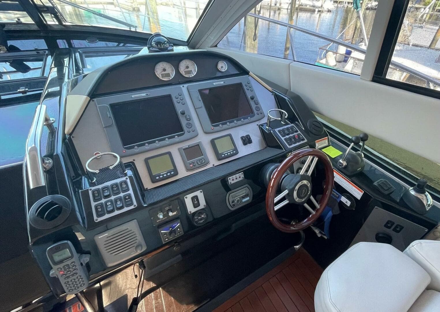 2009 Regal 5260 Sport Coupe — photo 17