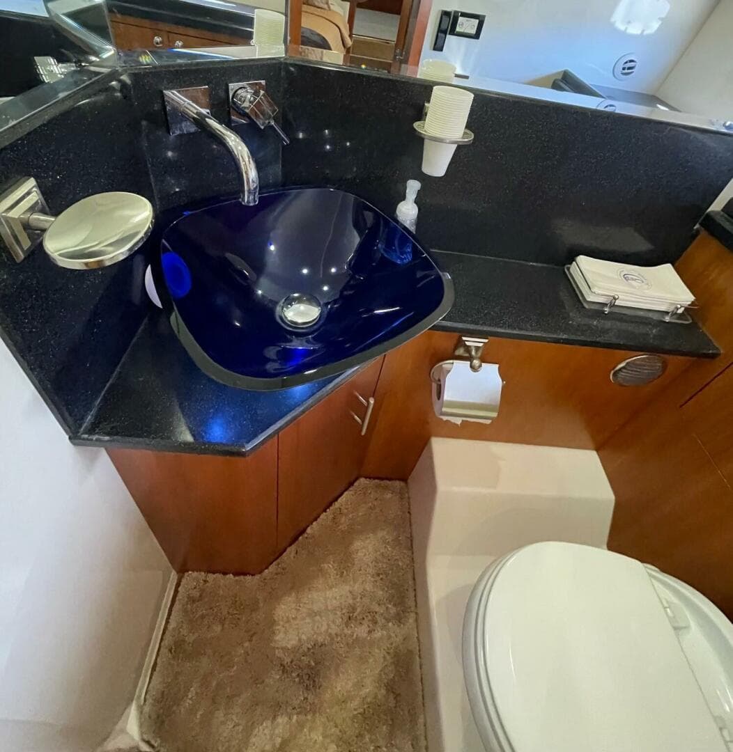 2009 Regal 5260 Sport Coupe — photo 33