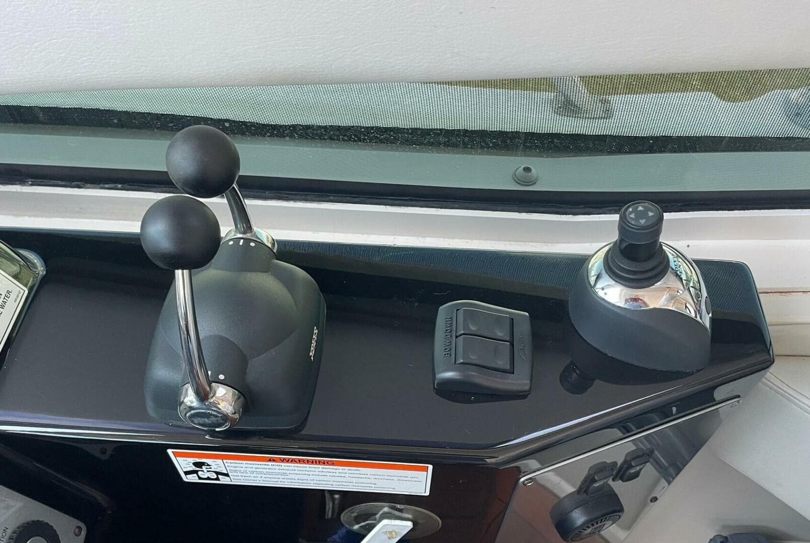 2009 Regal 5260 Sport Coupe — photo 18