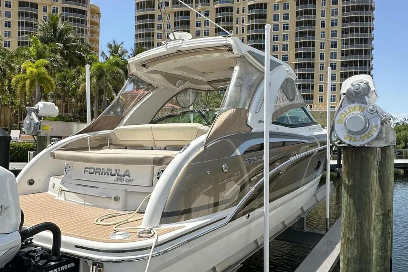 2019 Formula 350 Crossover Bowrider — photo 4