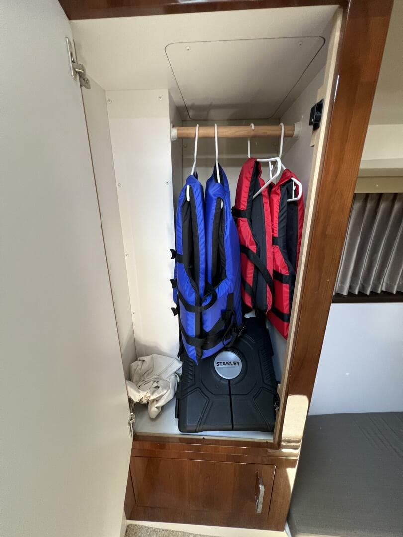 2016 Carver C-34 Command Bridge — photo 19