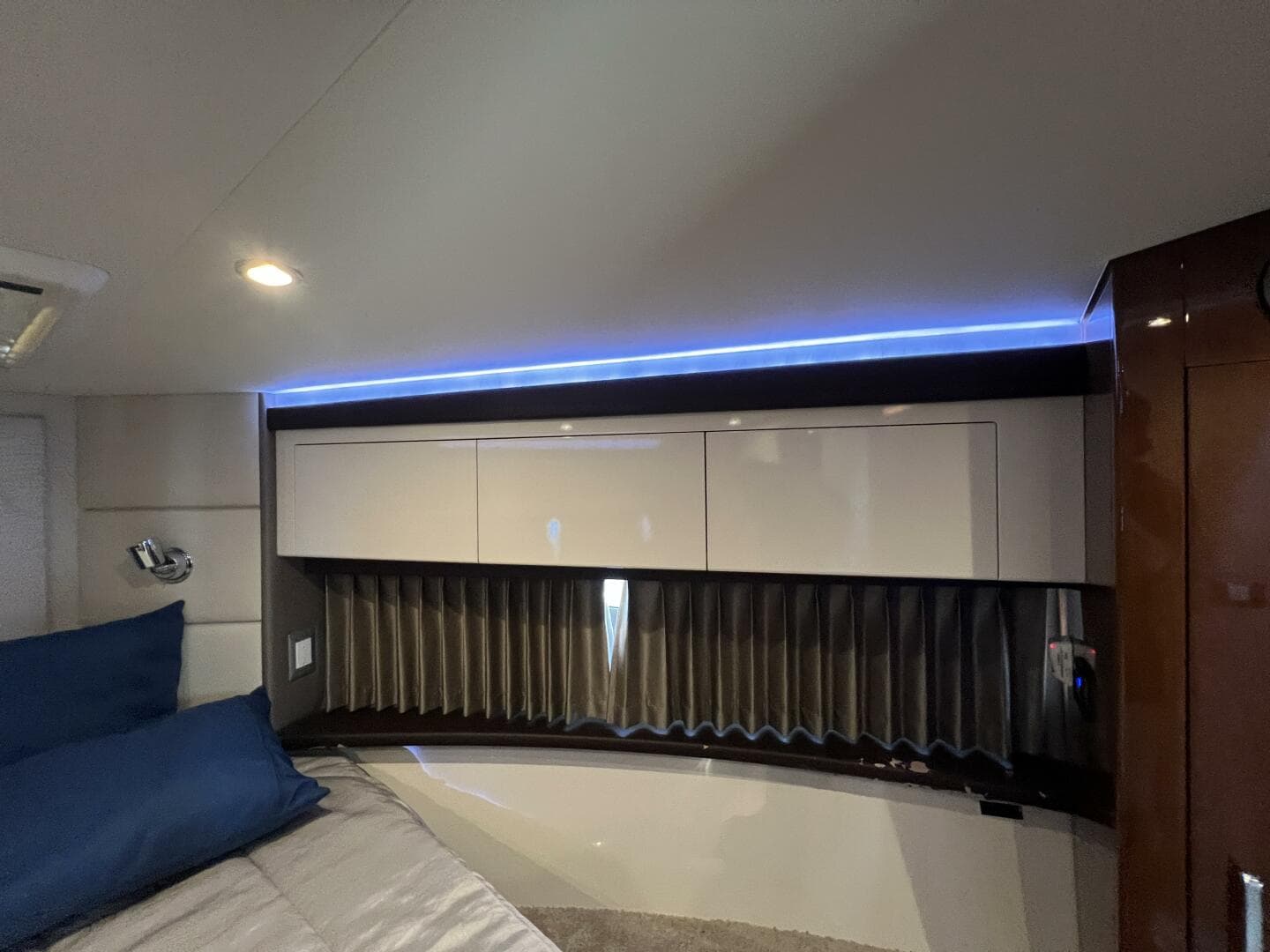 2016 Carver C-34 Command Bridge — photo 20