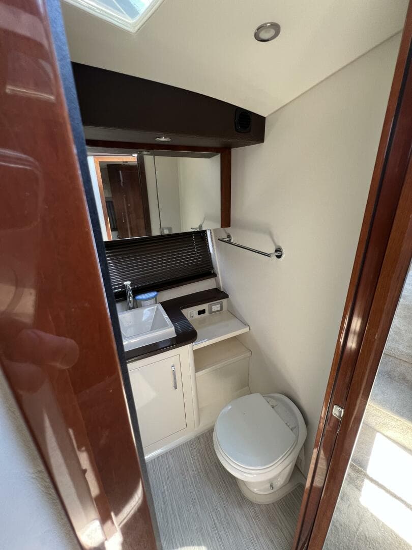 2016 Carver C-34 Command Bridge — photo 25