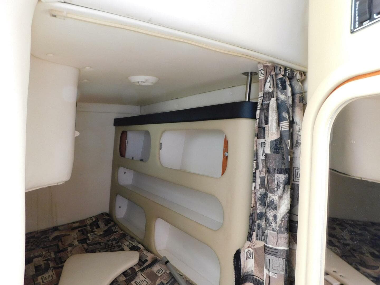 2004 Rinker Fiesta Vee 270 — photo 10