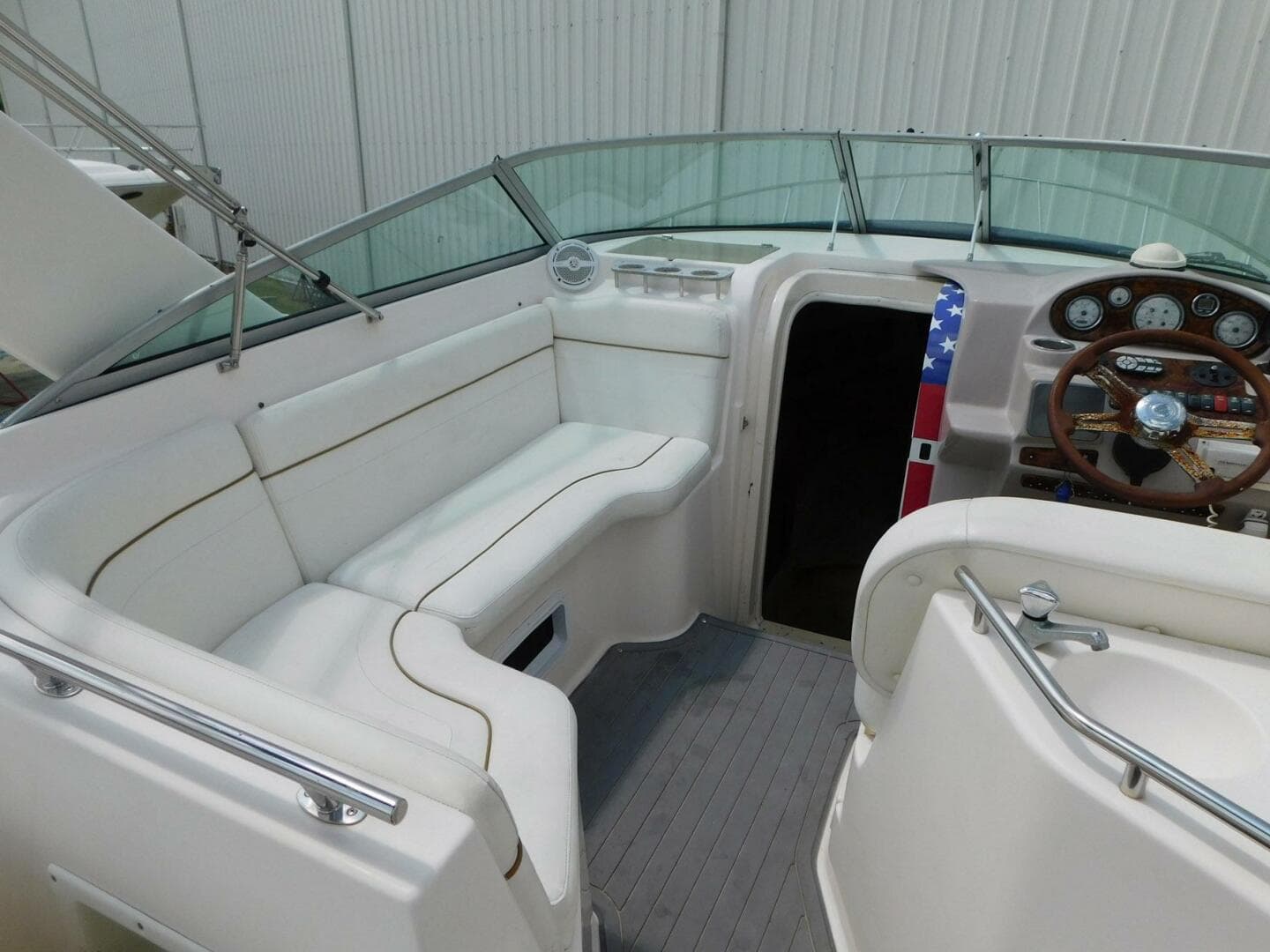 2004 Rinker Fiesta Vee 270 — photo 12