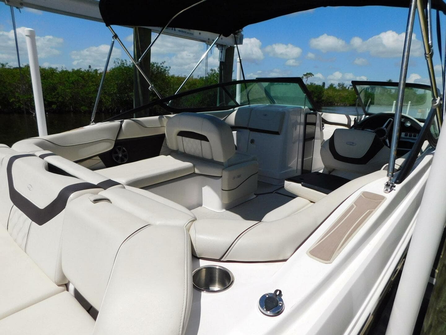 2021 Regal 23 Obx — photo 24