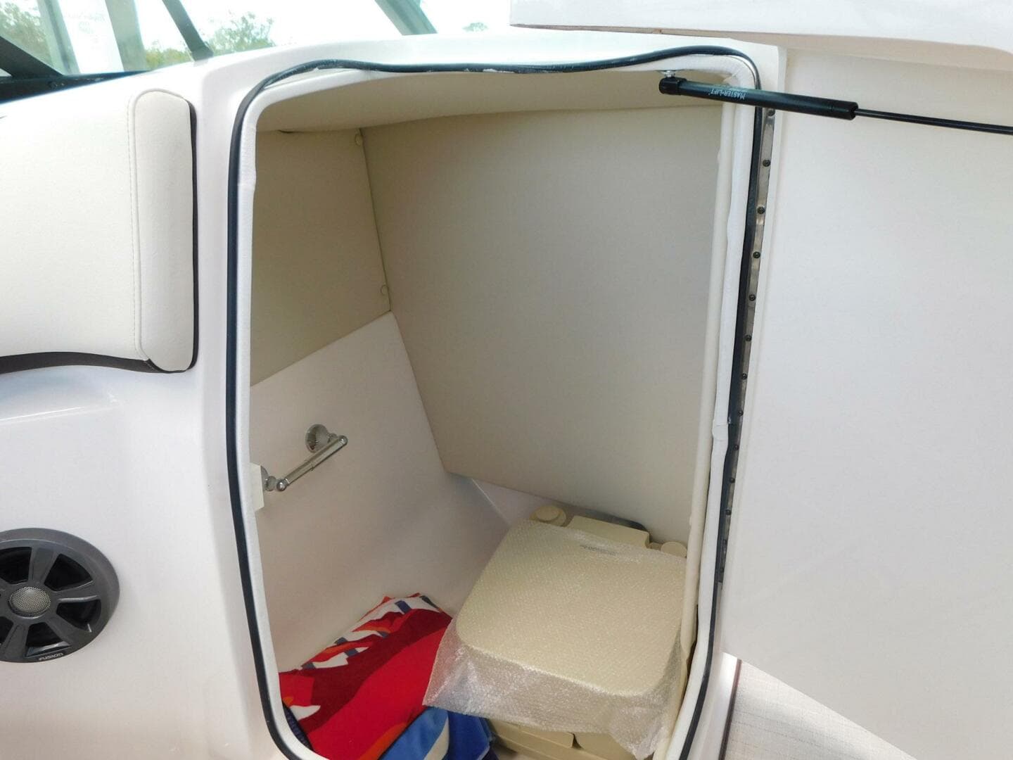 2021 Regal 23 Obx — photo 10