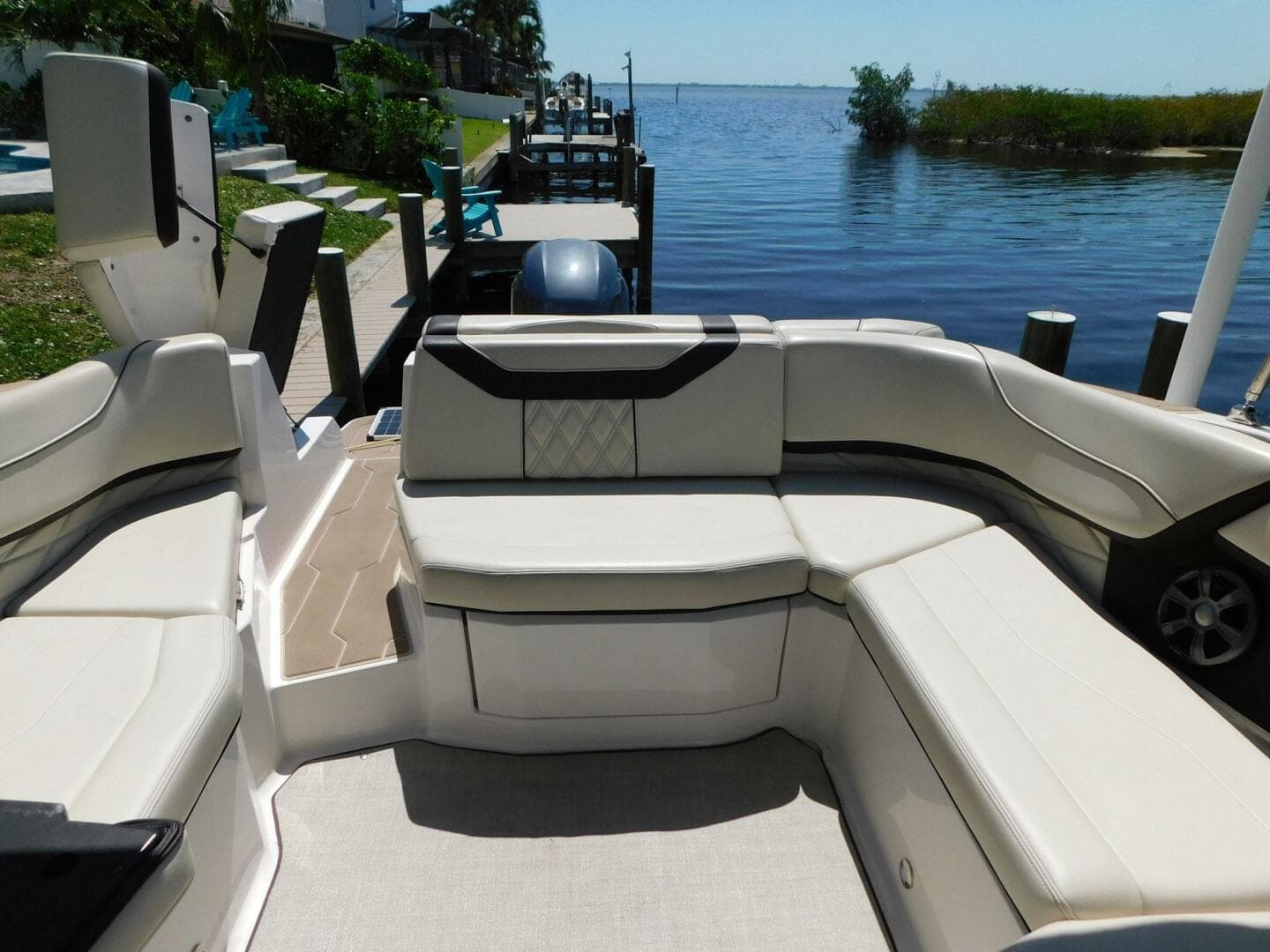 2021 Regal 23 Obx — photo 9