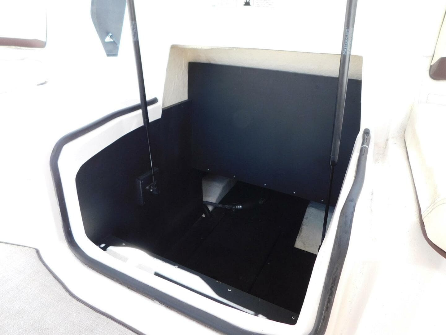 2021 Regal 23 Obx — photo 16