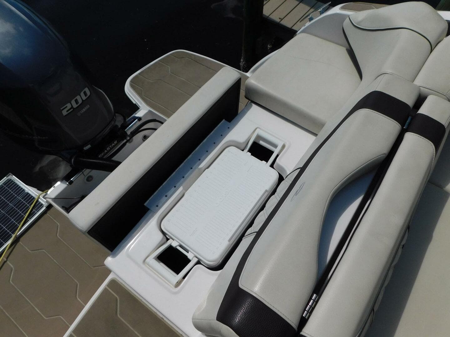 2021 Regal 23 Obx — photo 17