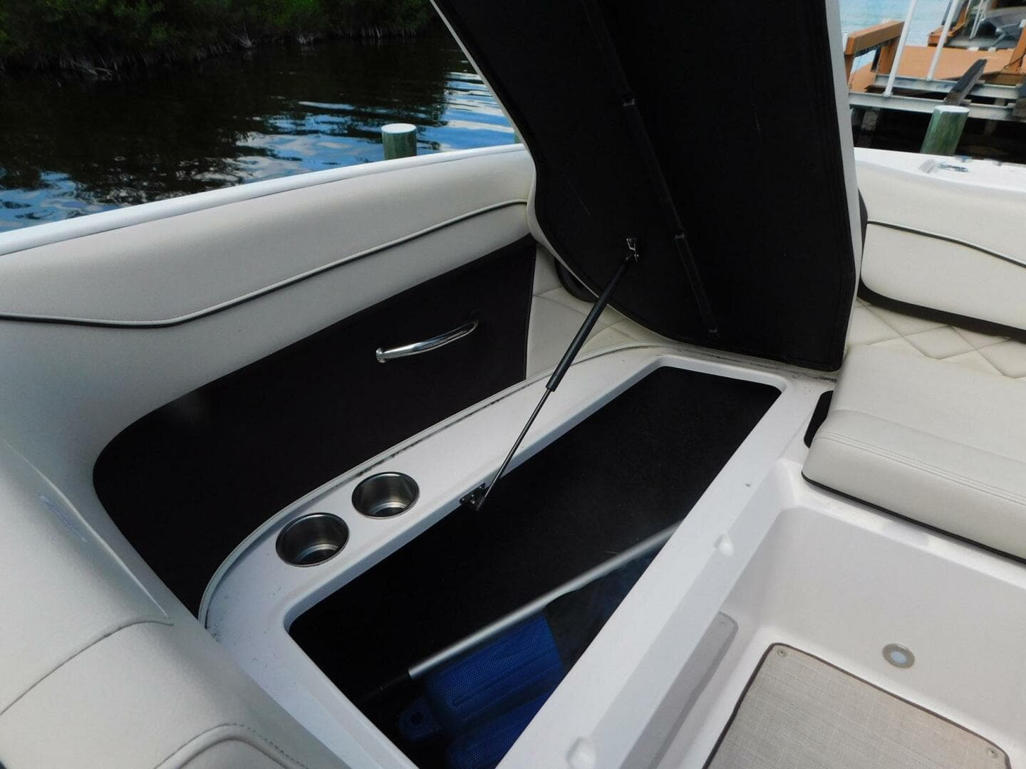 2021 Regal 23 Obx — photo 12
