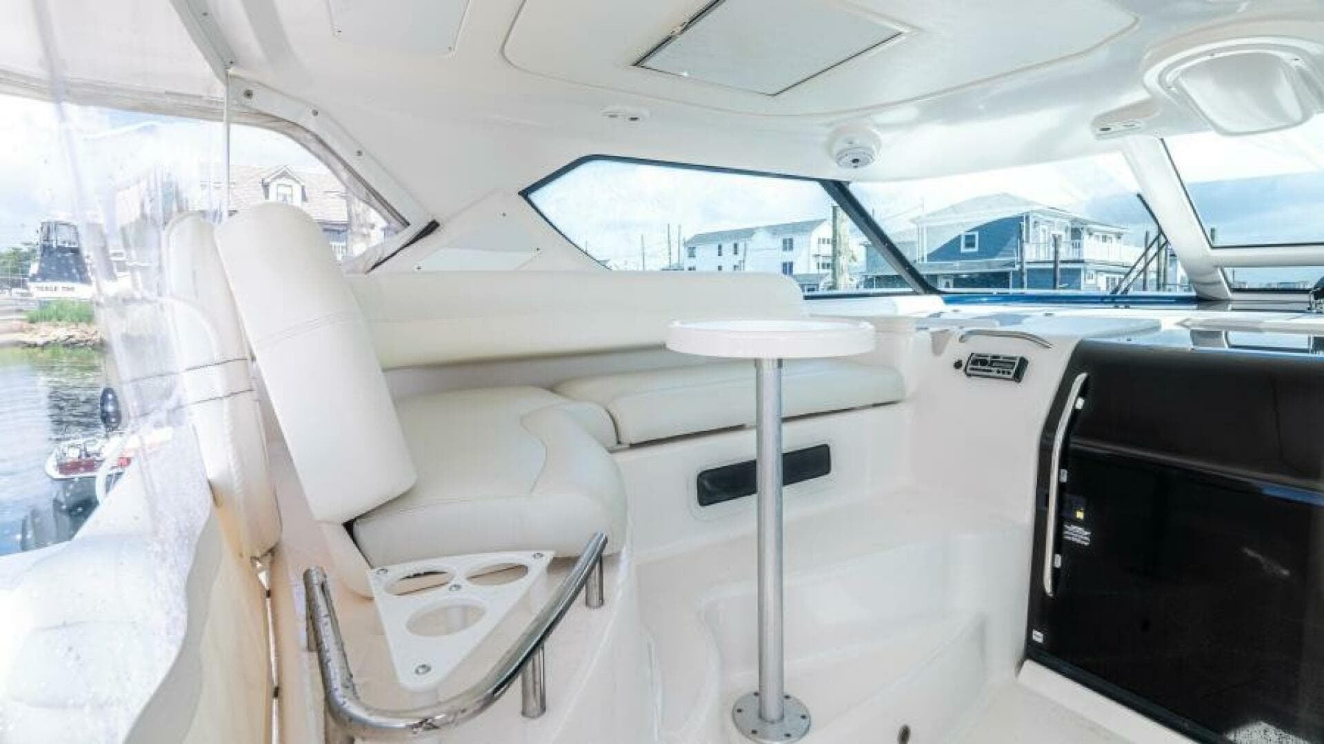 2007 Tiara Yachts 4300 Sovran — photo 7