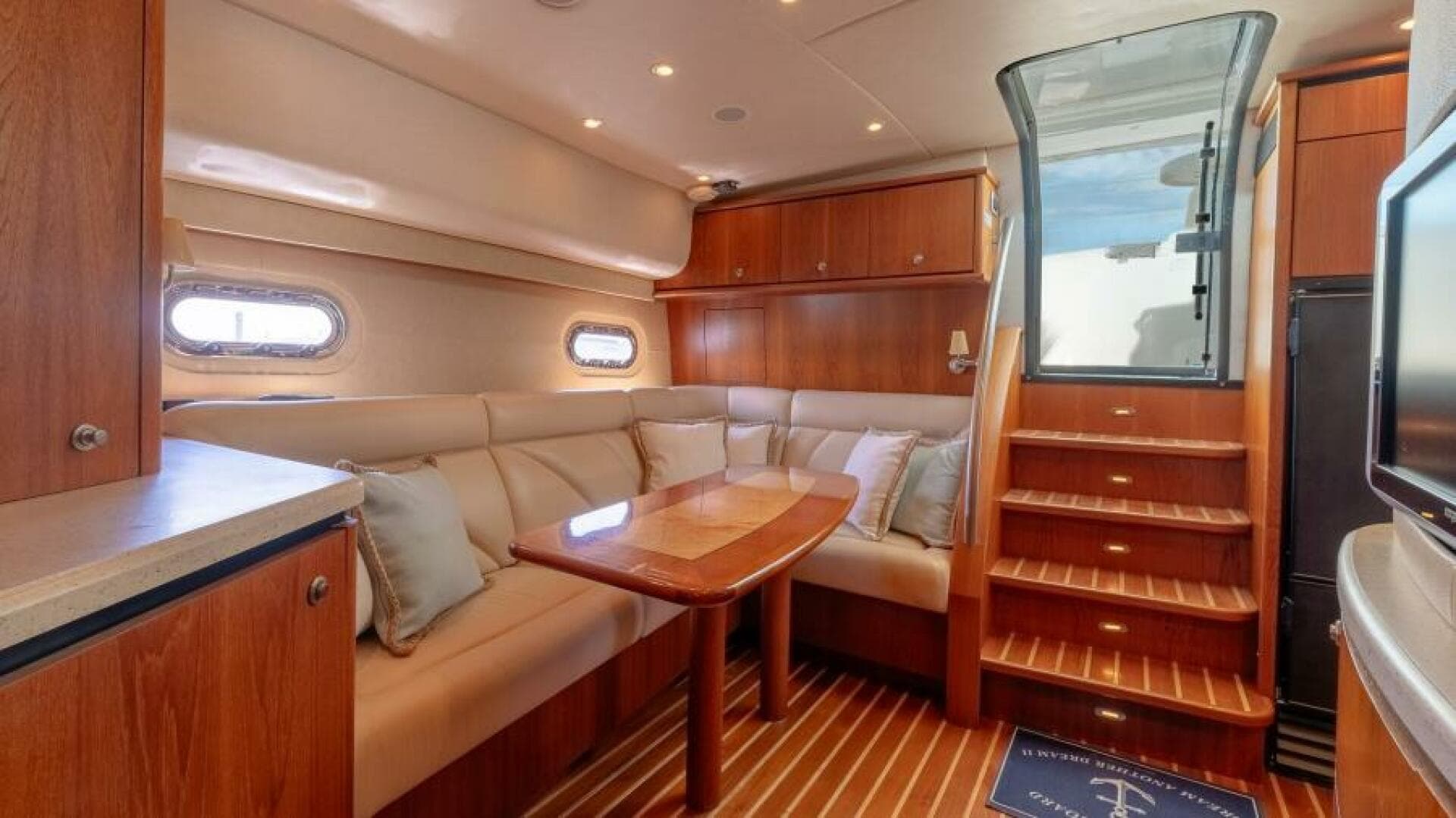 2007 Tiara Yachts 4300 Sovran — photo 14