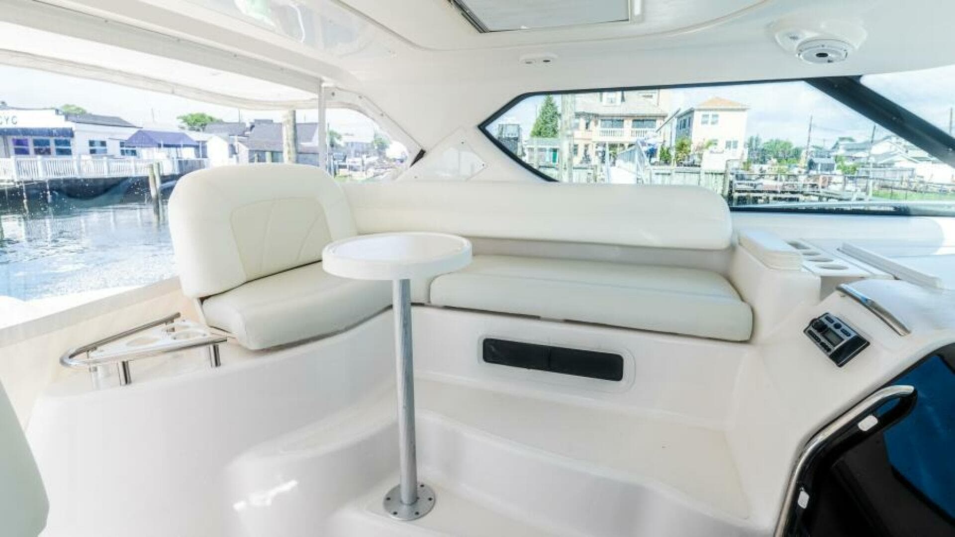 2007 Tiara Yachts 4300 Sovran — photo 9