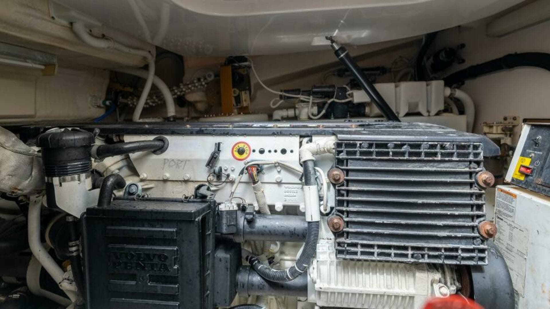 2007 Tiara Yachts 4300 Sovran — photo 20