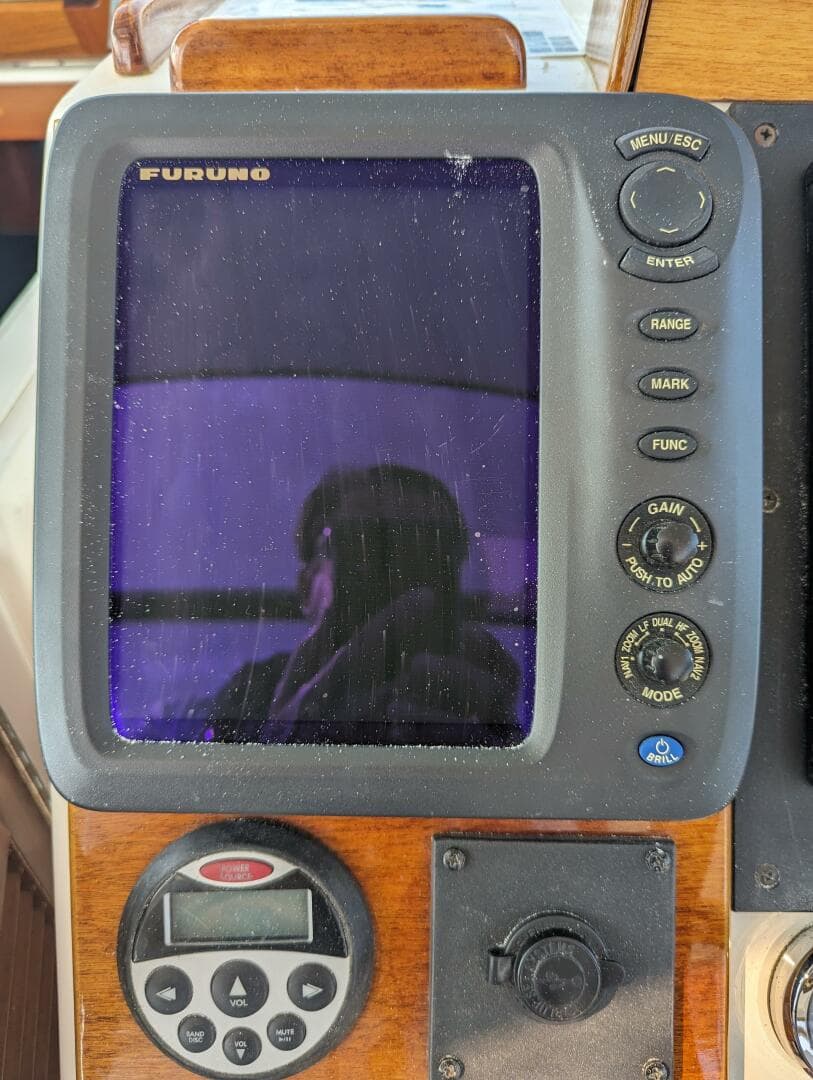 2006 Hunt Surf Hunter 33 — photo 25