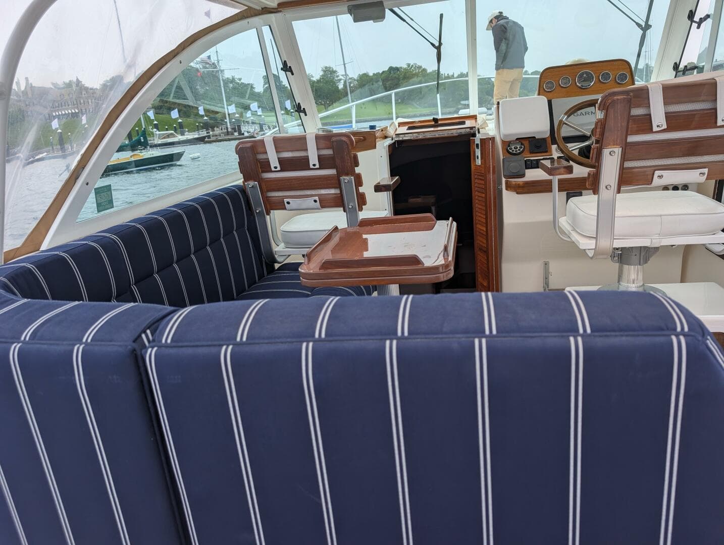 2006 Hunt Surf Hunter 33 — photo 16