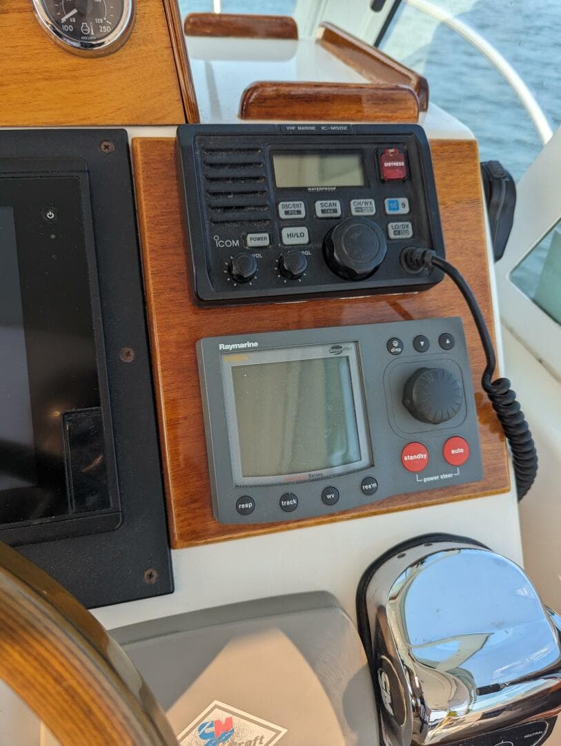 2006 Hunt Surf Hunter 33 — photo 26