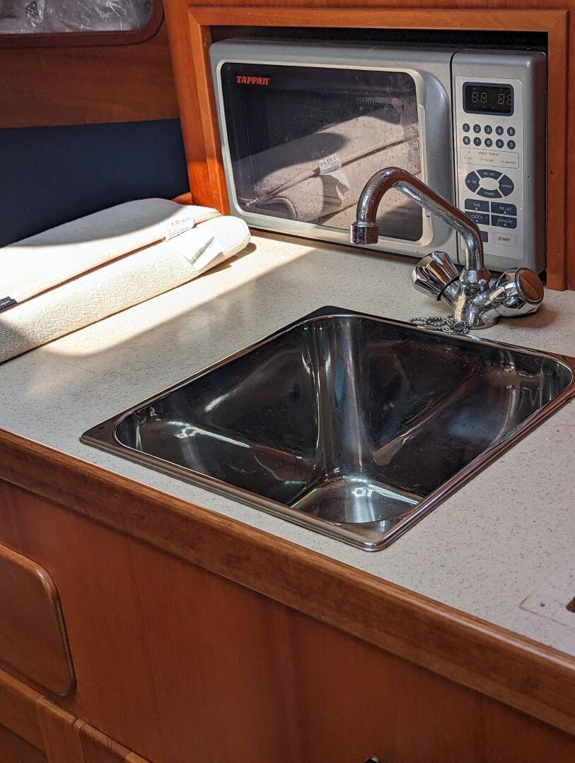 2006 Hunt Surf Hunter 33 — photo 29