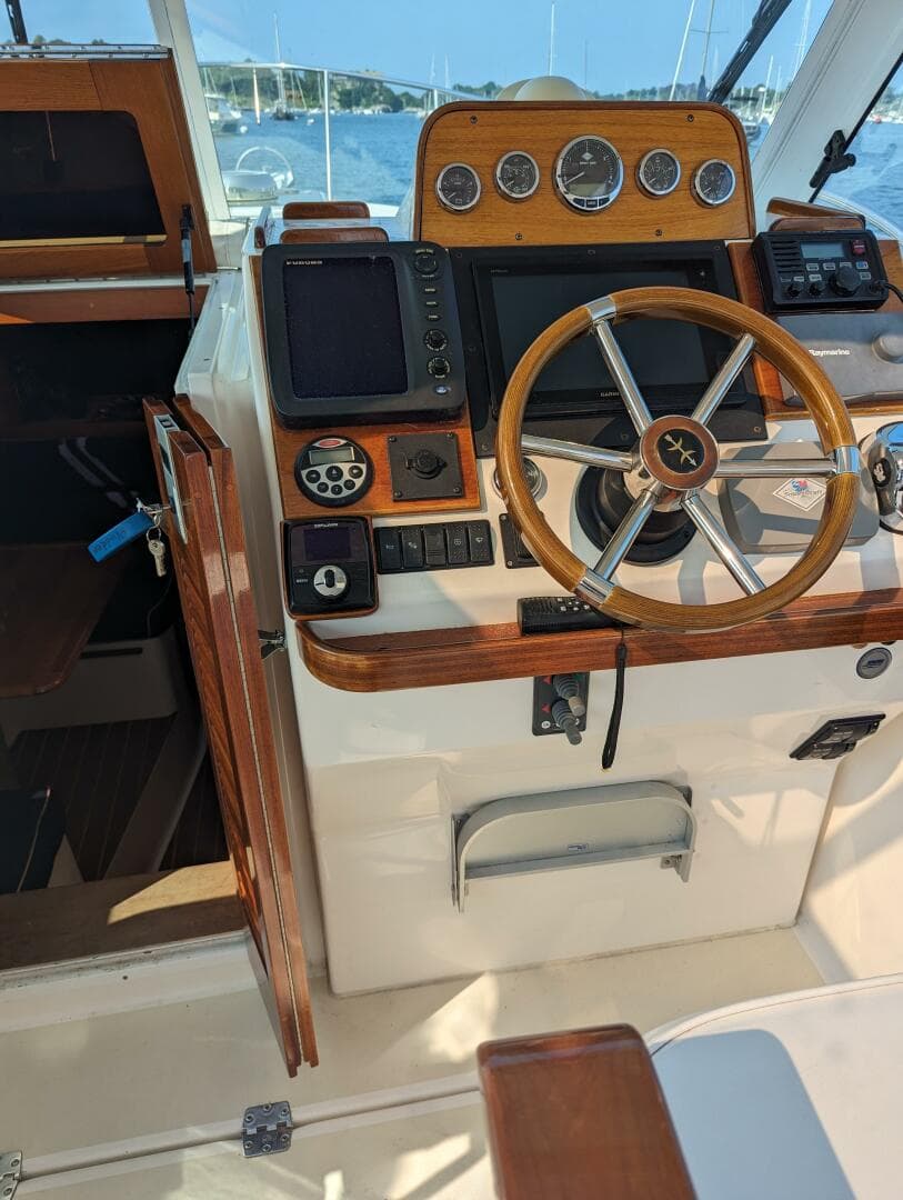 2006 Hunt Surf Hunter 33 — photo 23